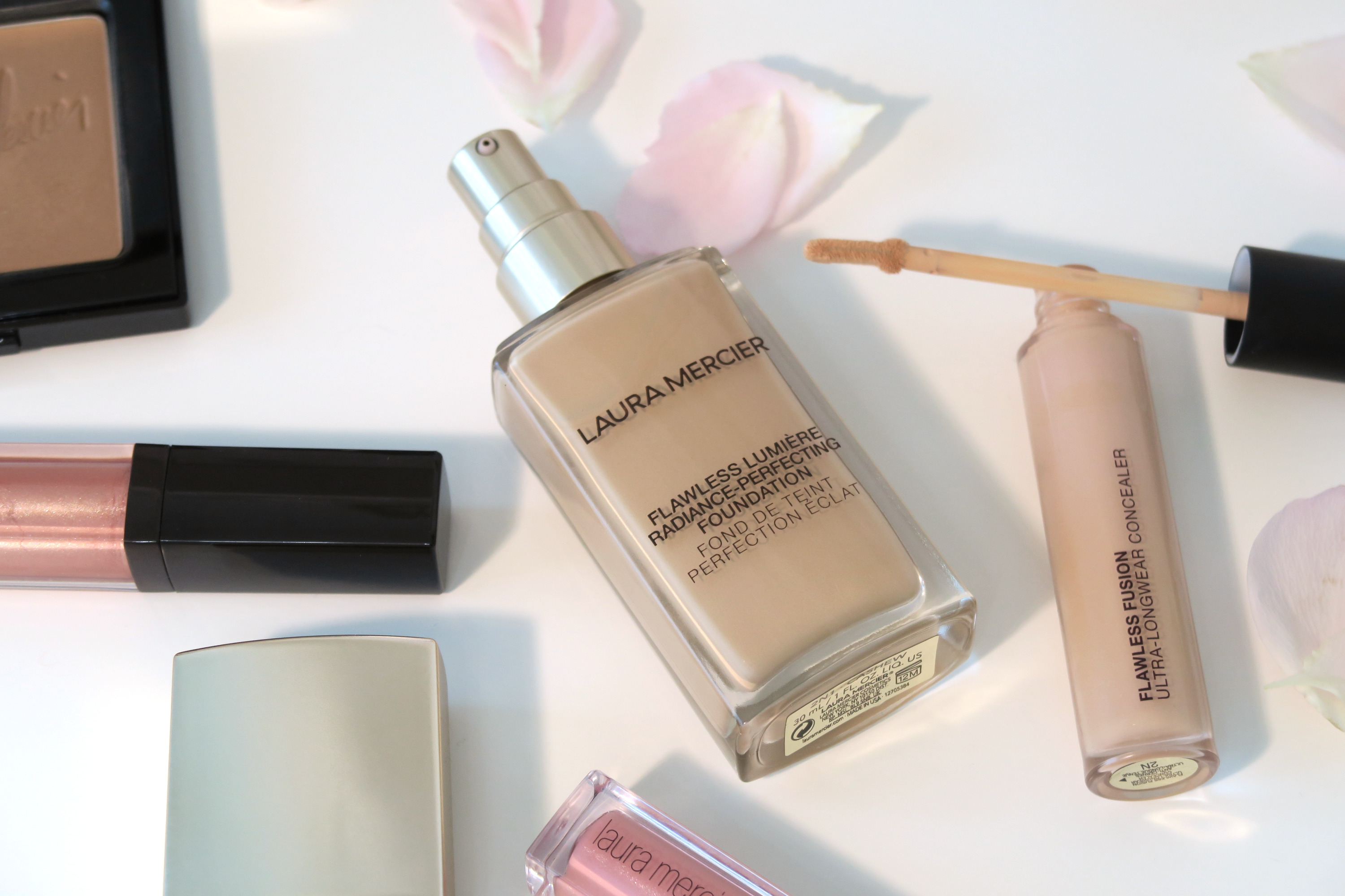 Laura Mercier Flawless Lumiere Radiance-Perfecting  