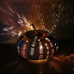 Lampe calebasse ville nuit