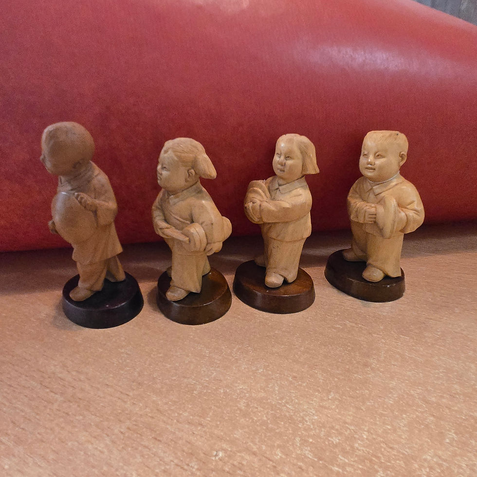 Thumbnail: Set van 4 Chinese Buxushouten Beeldjes Muziek  