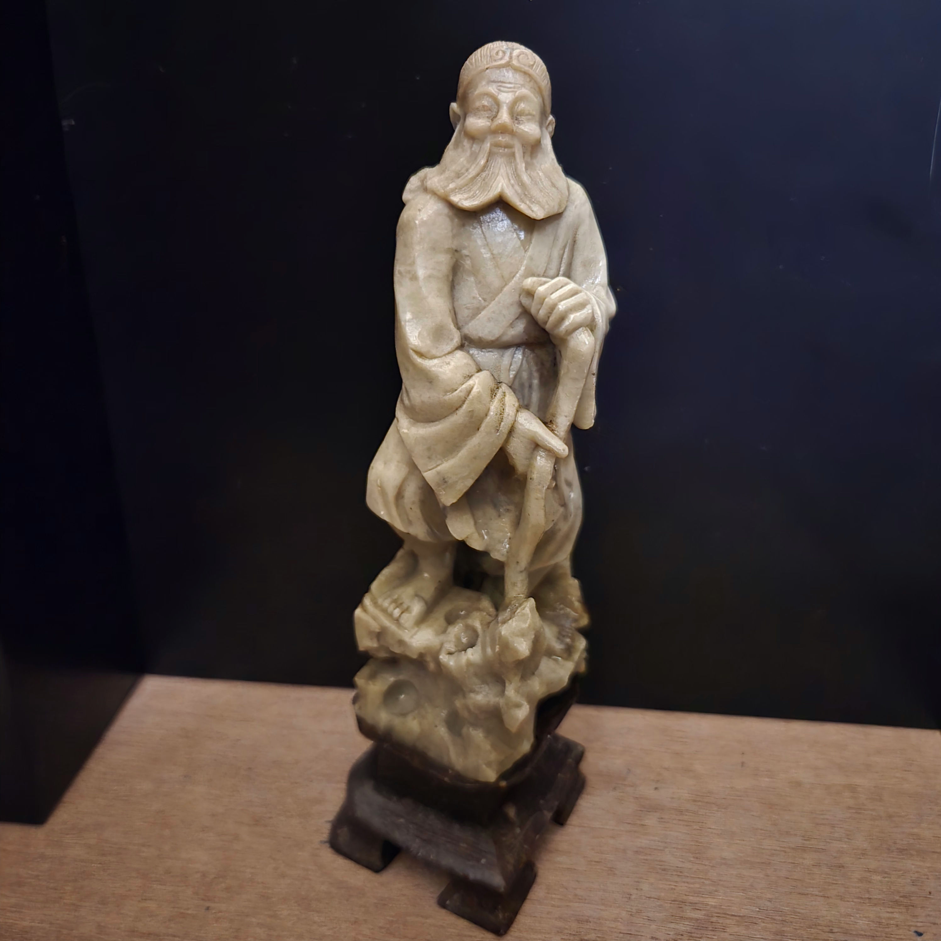 Li Tieguai een van de acht Onsterfelijken. 20x8cm