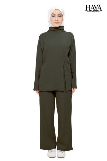 Thumbnail: TurtleNeck Knit Set