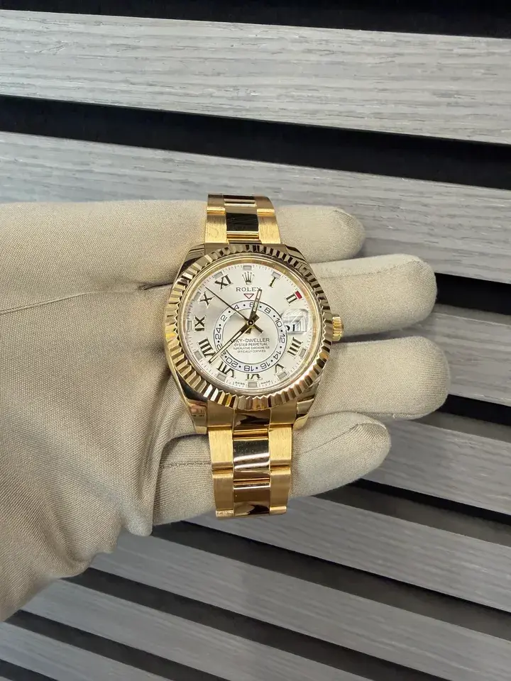 Rolex Sky-Dweller 326938 yellow gold silver dial