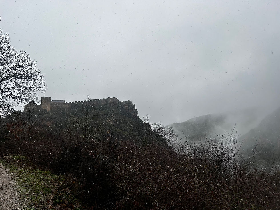 El Castillo de Cornatel is a 9th century fortress built on Roman remains. It was originally built to guard the Las Médulas gold mines but later became a stronghold for the Knights of Templar to protect pilgrims on the Camino from bandits, thieves, and marauders.