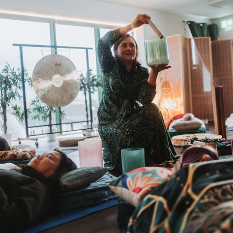 A clear explanation of overstimulation and how a Sound Bath may support sensory regulation, reduce tension and help the body settle naturally. Ideal for those feeling overloaded, restless or unable to relax in modern life.