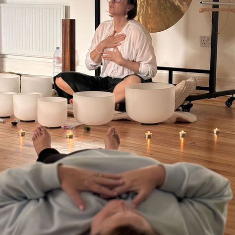 What Happens During a Workplace Sound Bath Session (And Why It Supports Nervous System Regulation)
