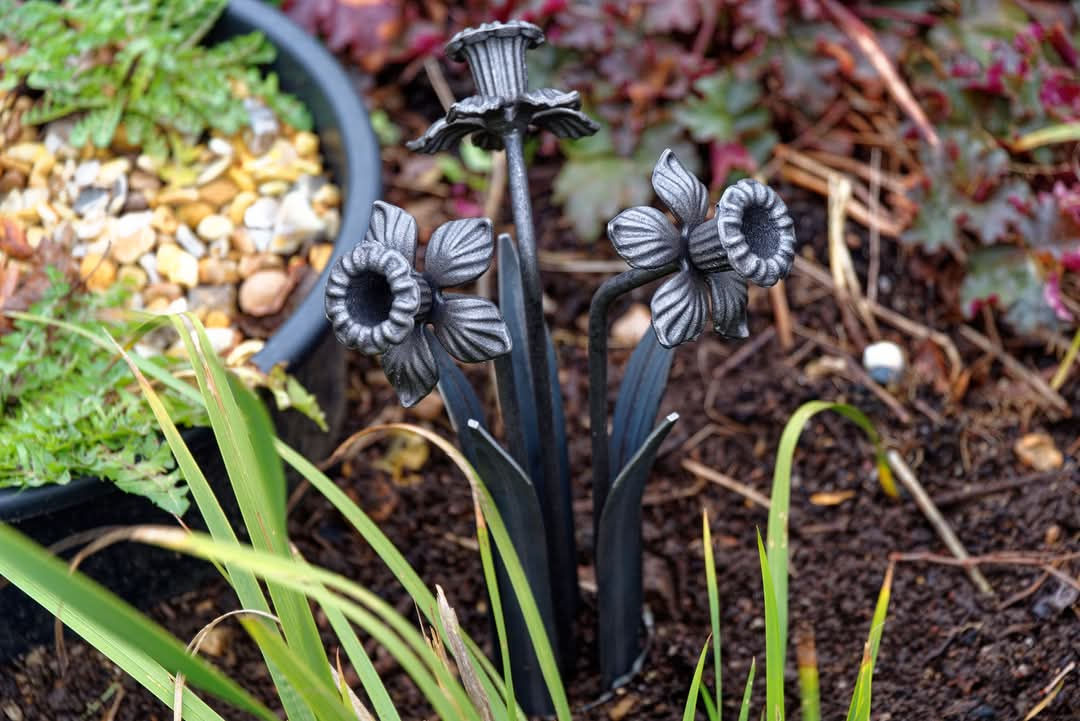 Daffodil sculpture