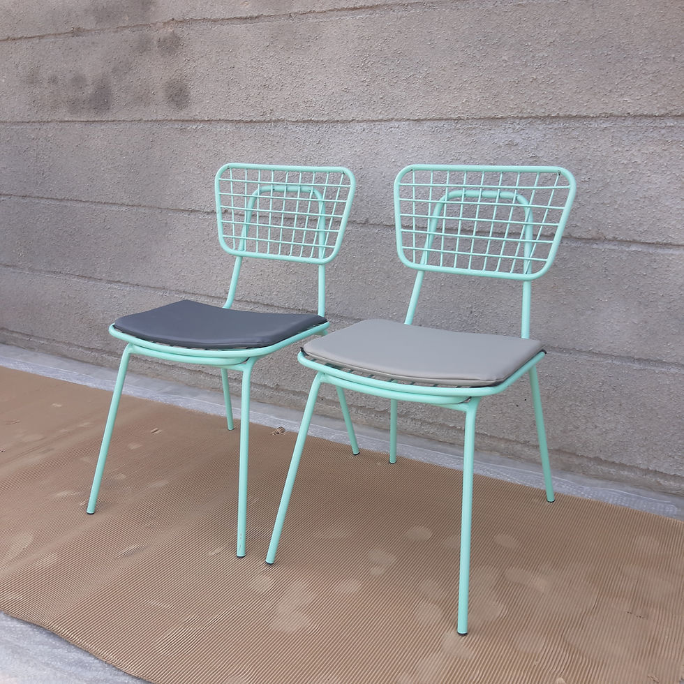 Thumbnail: Iron wire chair with cushion