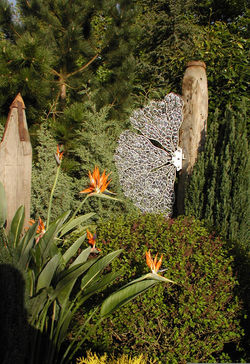 Chelsea fan pole.jpg