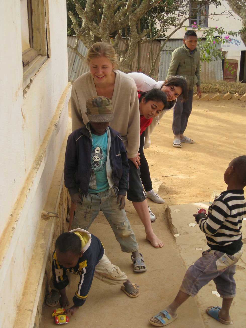 Jeux à l'orphelinat