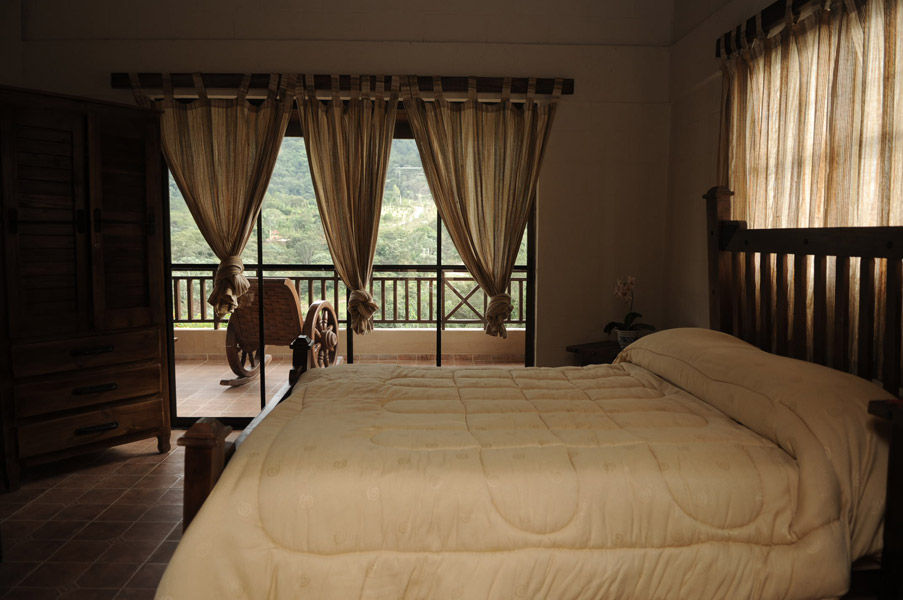 img1.jpg