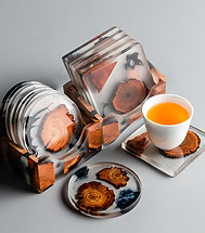 Resin and wood coaster set