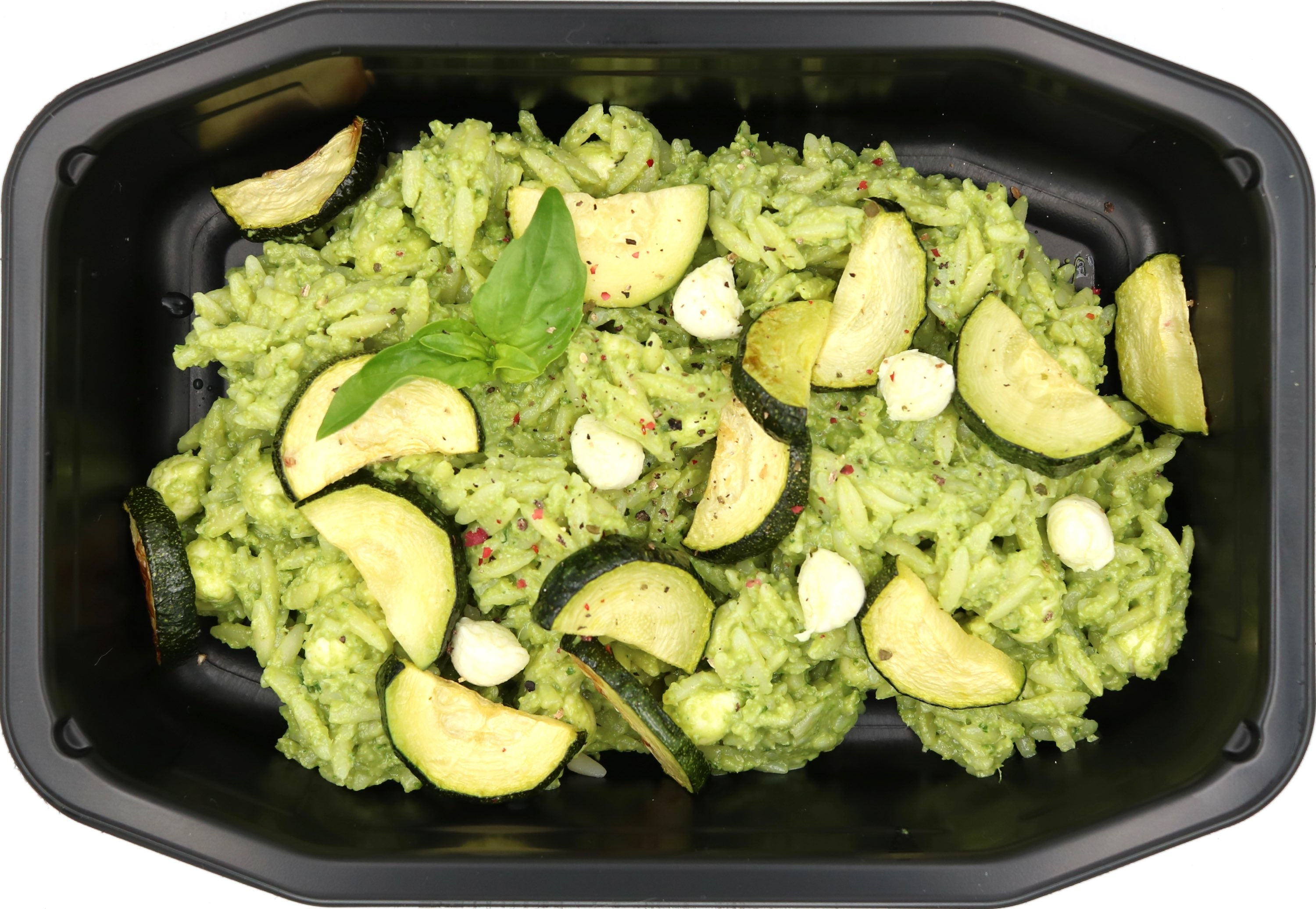 Risoni al pesto con zucchiene e perle di mozzarella