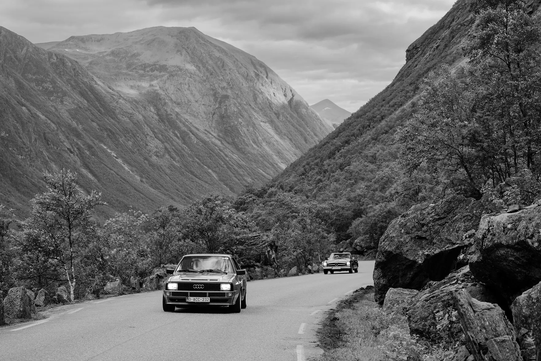 Classic Audi Quattro and Mercedes Pagoda Arctic Sun Classic 2026.webp