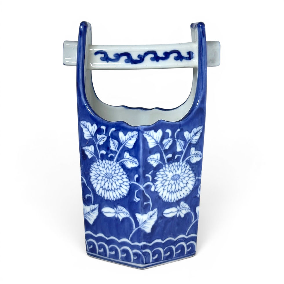 Miniatura: Chinese Blue & White Porcelain Wall Pocket Vase Chrysanthemum