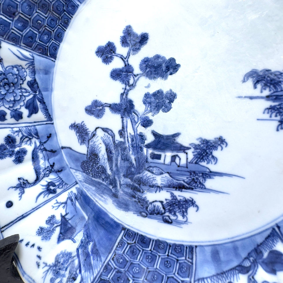 サムネイル： Qing Dynasty Blue and White Porcelain Plate Landscape