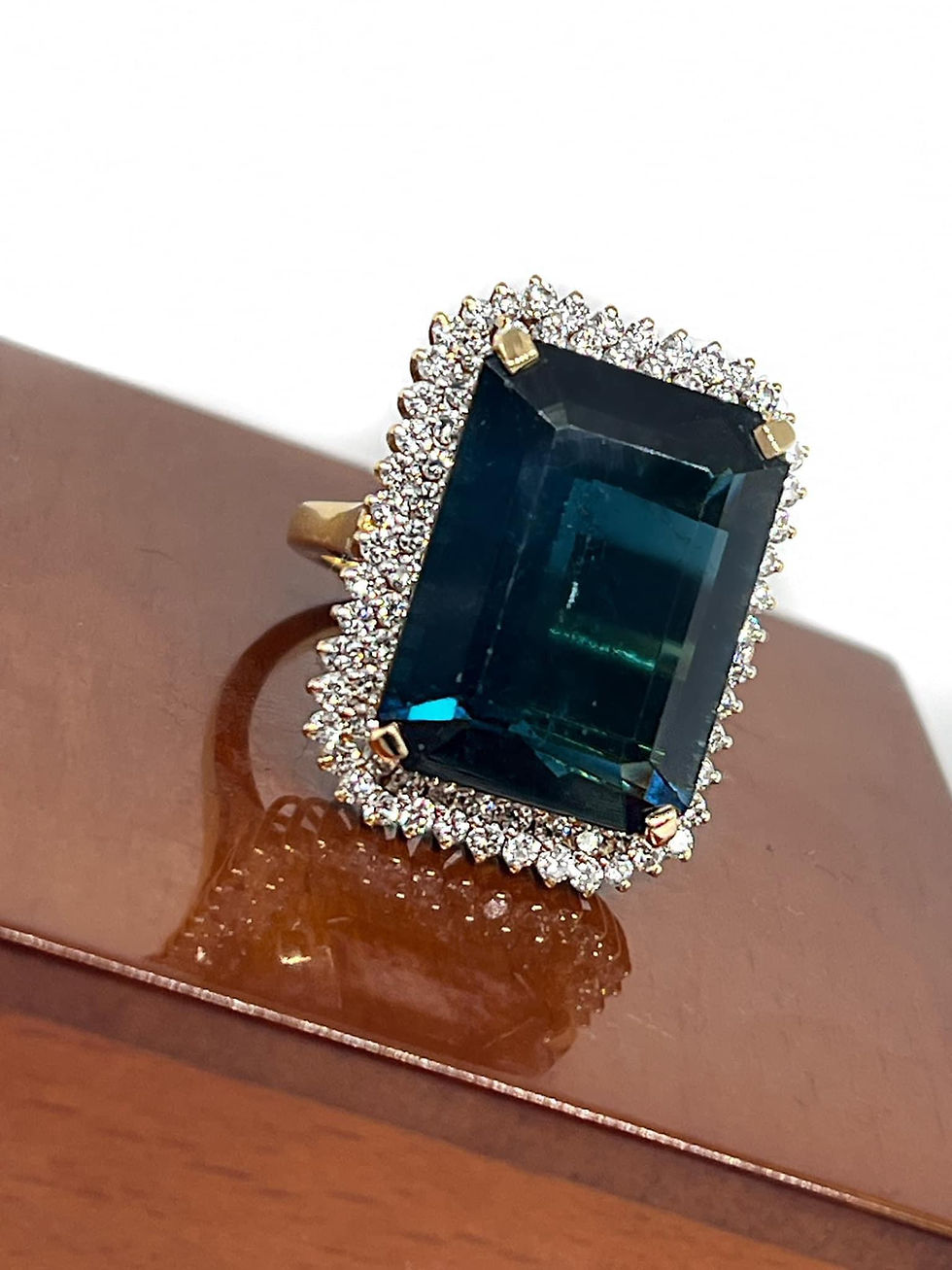 Thumbnail: 19.35ct Blue Tourmaline & Diamond 18ct Gold Ring 