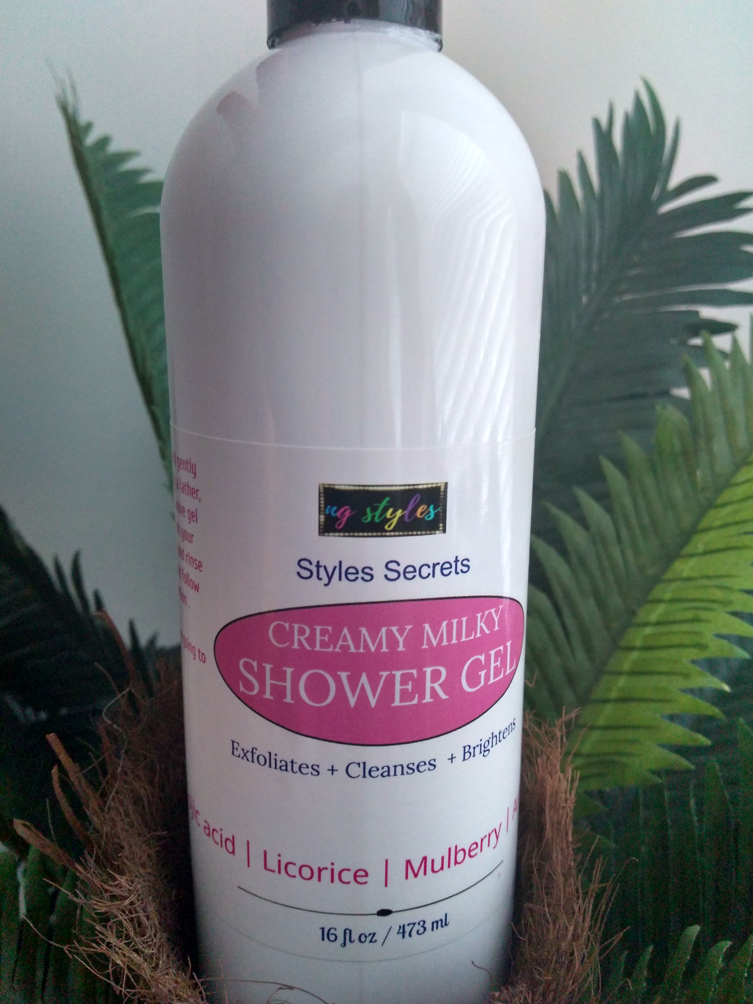 STYLES SECRETS CREAMY MILKY BRIGTENING SHOWER GEL.