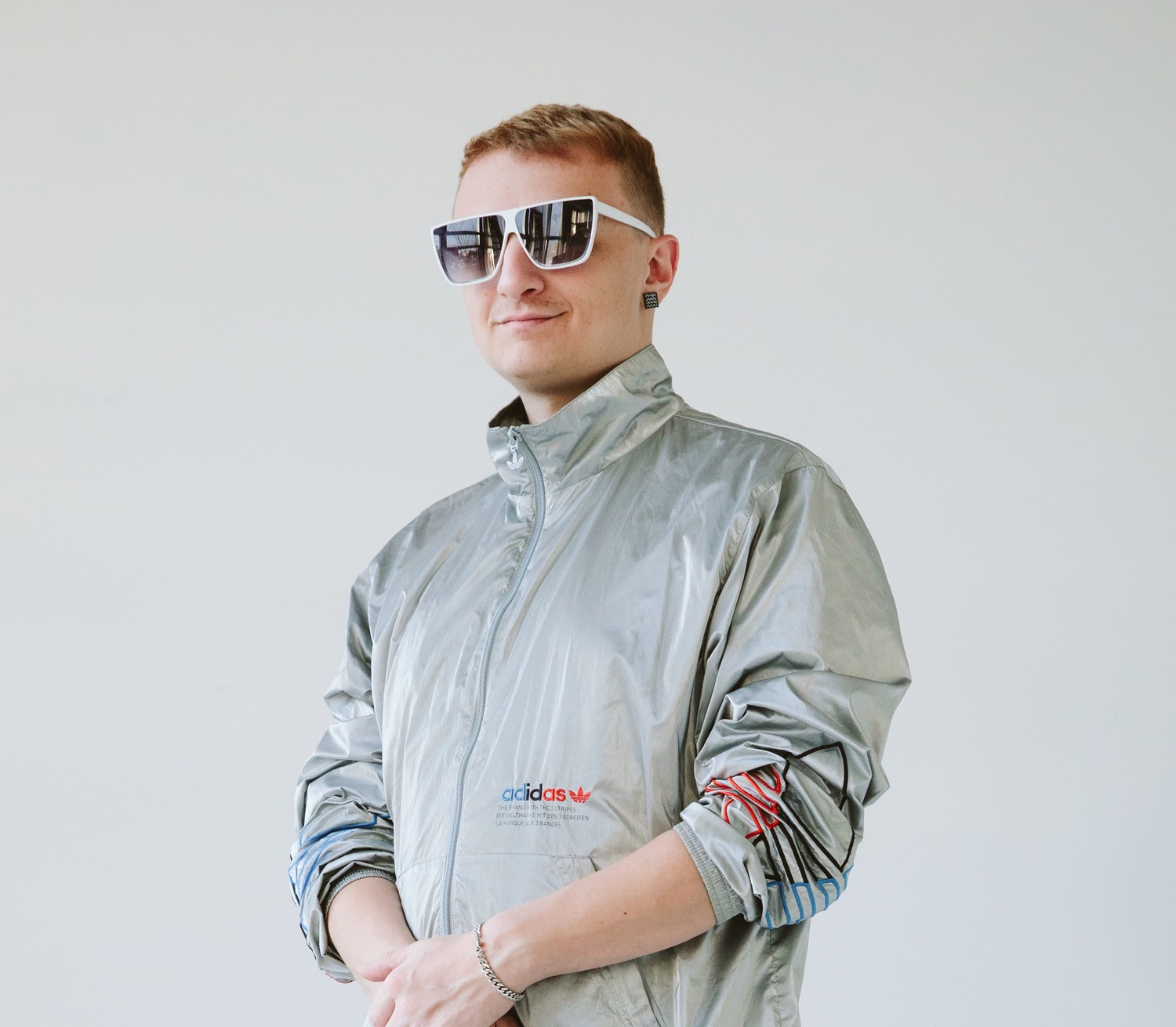 37: 2024: Ultratrinchera - by Amadeo Gandolfo, image size:1500x1311