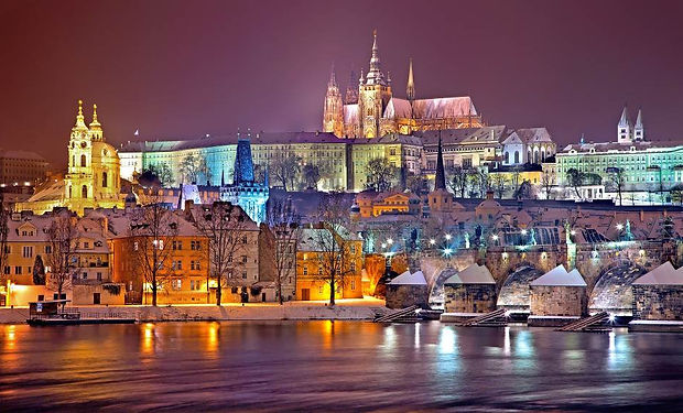 prague-3010407_1920_web.jpg