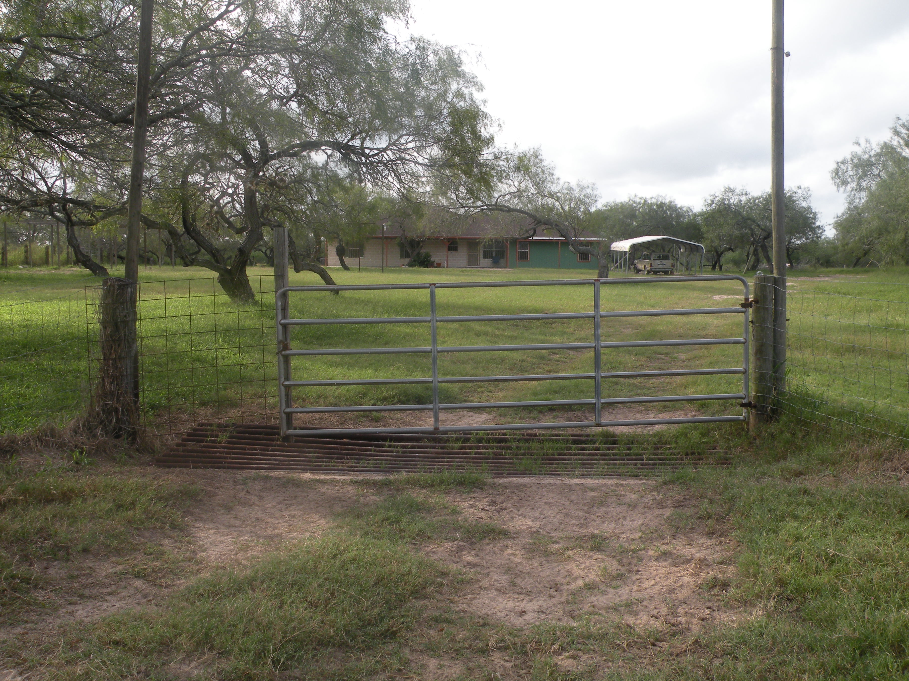 Lobo Real Estate Farm & Ranch Properties