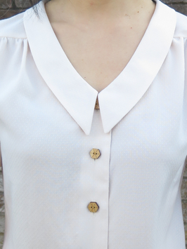 Getting the Mimi Blouse collar to meet together at the top