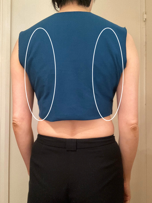 First toile of the Tilly and the Buttons Freya Dress from shoulder to waist showing drag lines at the back of the garment from side seam towards the shoulders