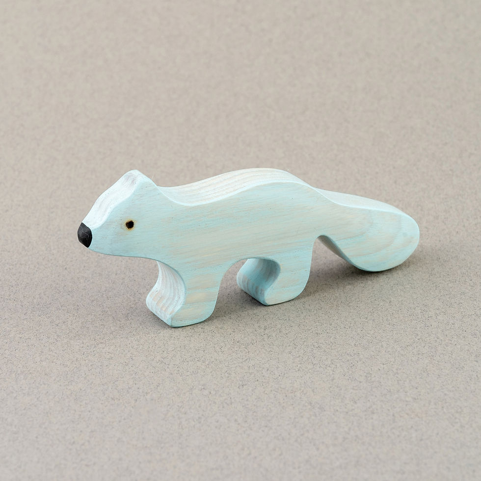 Thumbnail: Handcarved organic wooden arctiv fox figurine children - safe for imaginative play | Dia Feliz Kids Shop