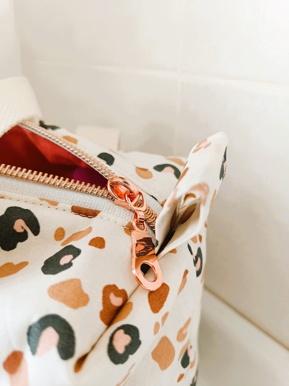 Miniature : Trousse de toilette Léopard Rosé - imperméable, molletonnée et personnalisable