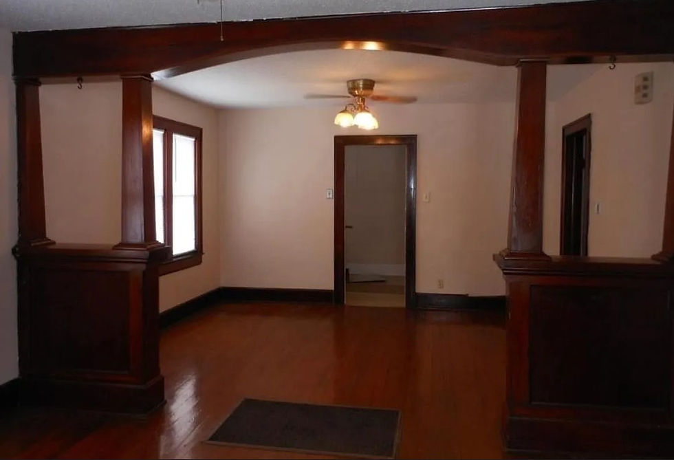 2135 w elm st living
