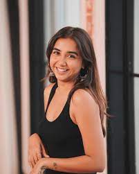 Contact Prajakta Koli (@mostlysane)  through Blurbeds