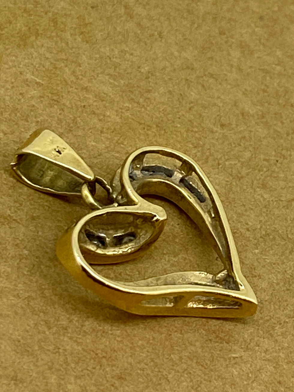 Thumbnail: Exquisite 0.35ct Diamond Heart-Shaped Vintage Pendant in 9K White & Yellow Gold