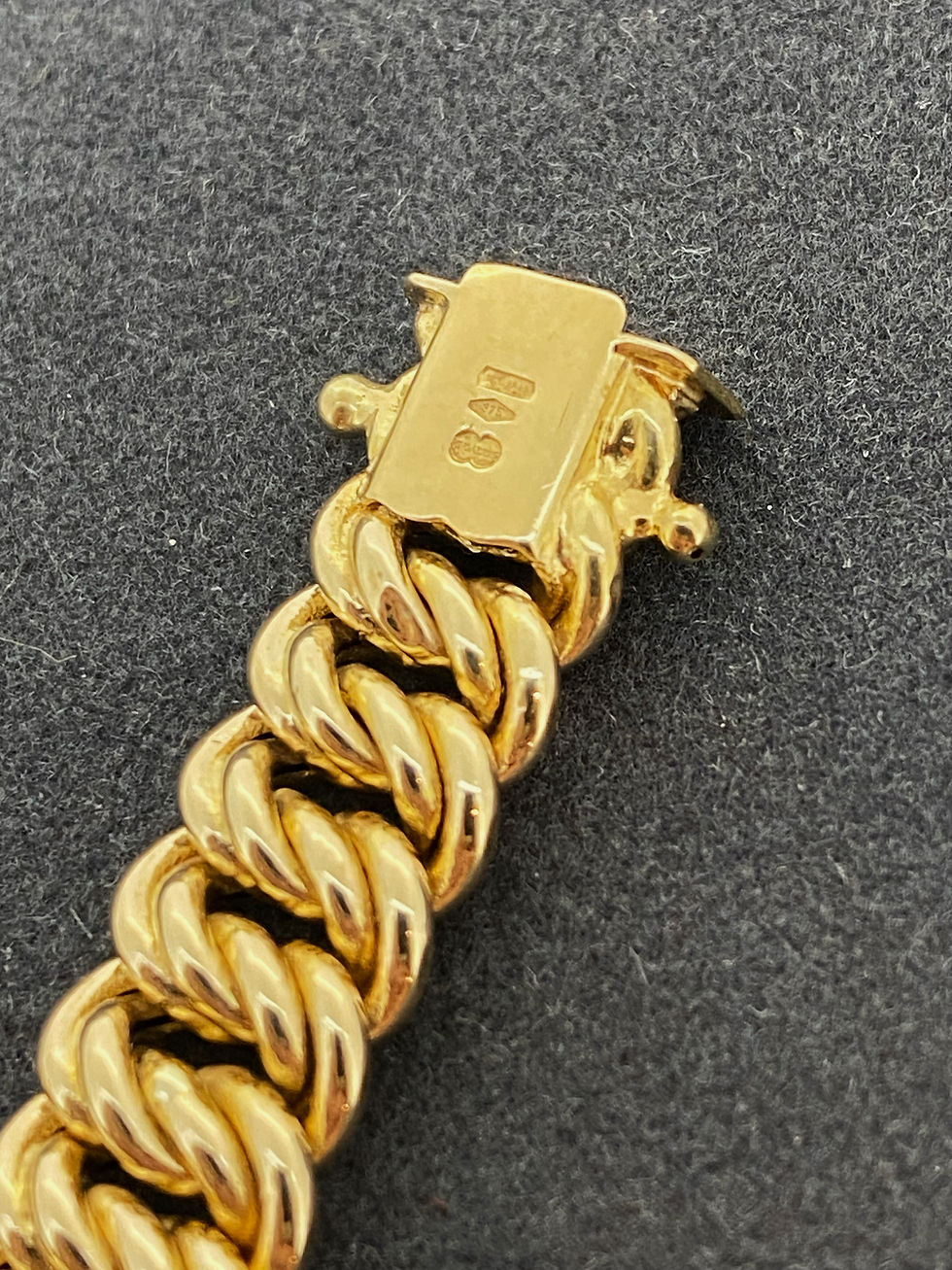 Thumbnail: UnoAErre 9K Yellow Gold Retro 1960's Italian Curb (Cuban) Link Bracelet, 19.5cm