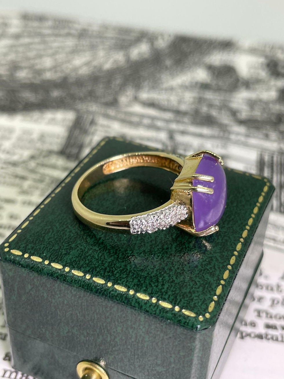 Thumbnail: 3.00ct Sugarloaf Purple Quartz & Diamond Vintage Ring in 9K Rose Gold.