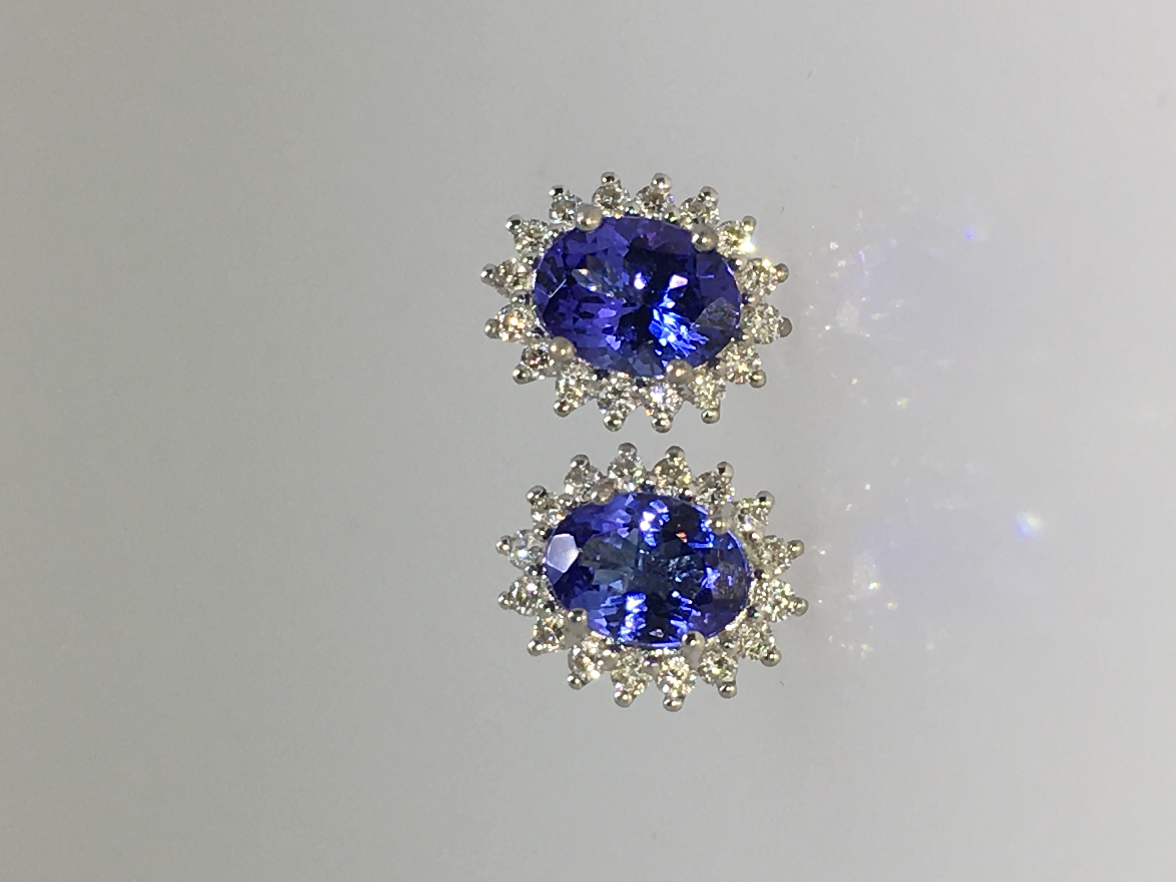 EARRINGS & CLIPS