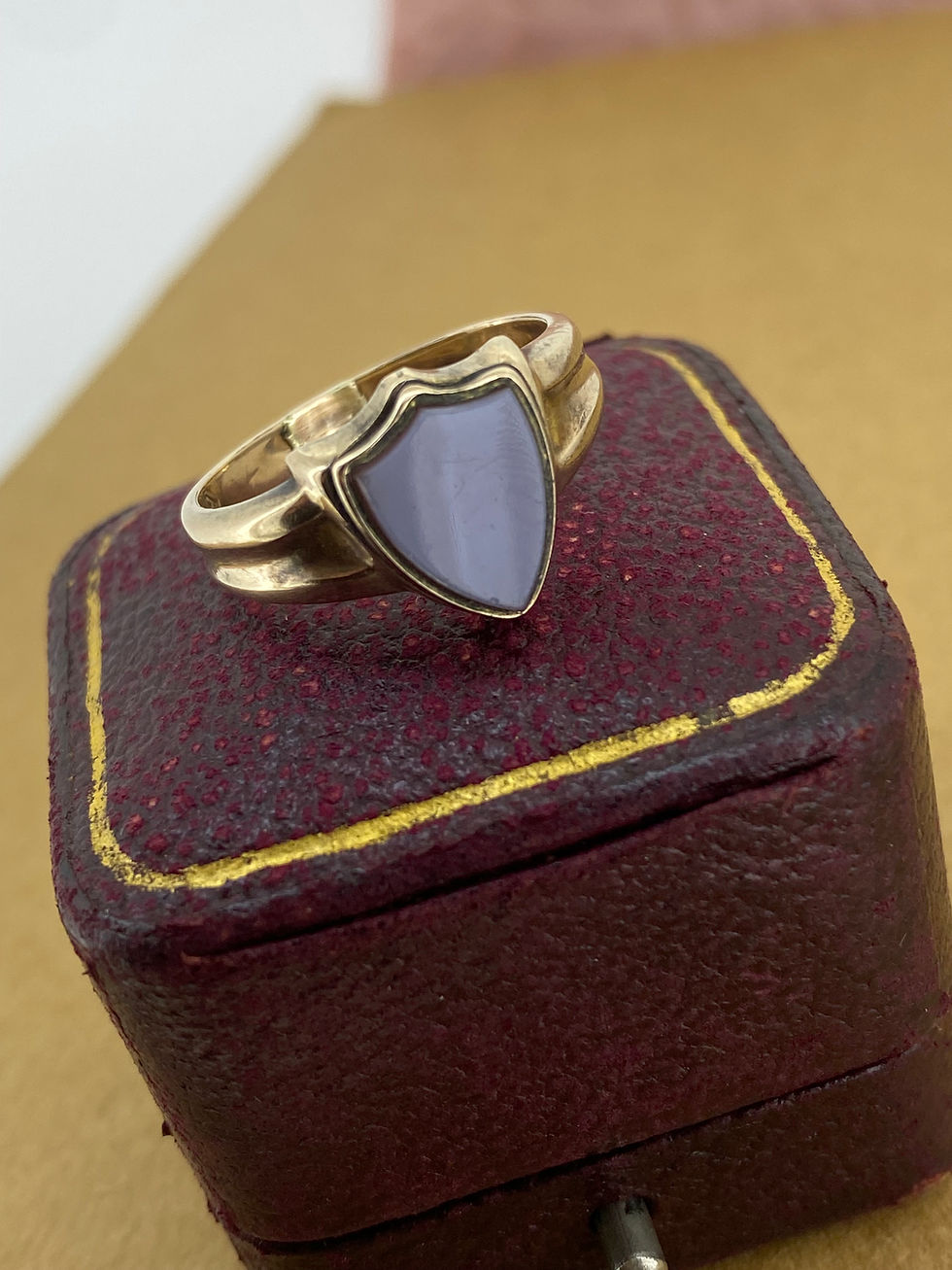 Thumbnail: Edwardian c1905 Sardonyx Shield 9K Yellow Gold Hallmarked Mens' Signet Ring