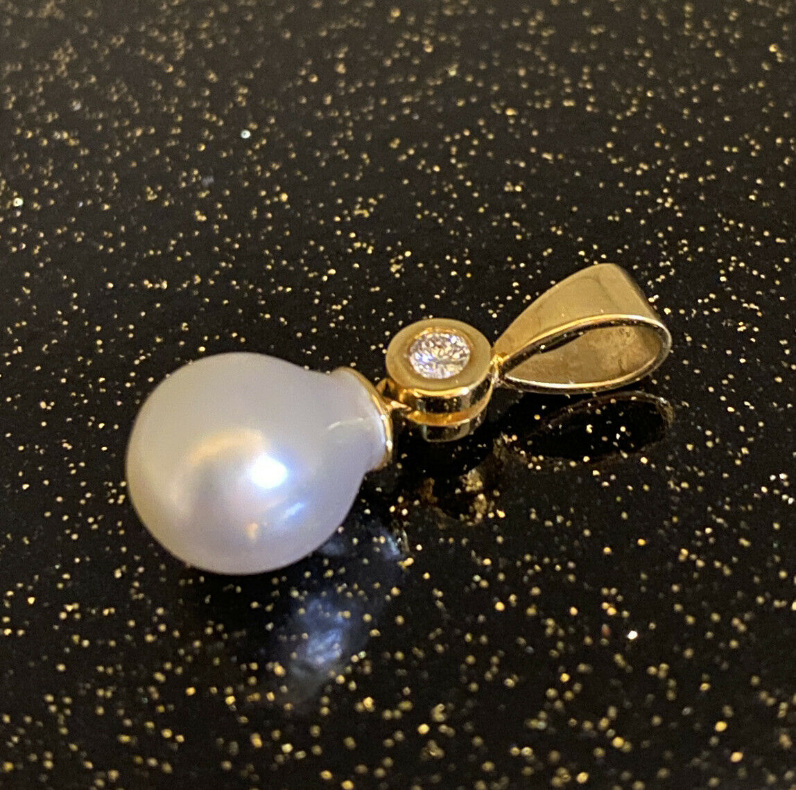 Drop-Shaped South Sea Pearl & 0.15ct Diamond Pendant
