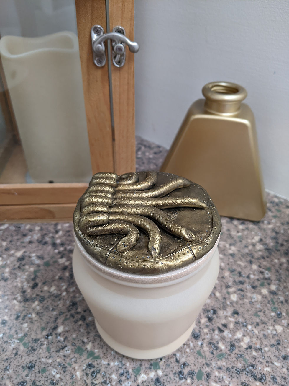 Thumbnail: Snake Door Candle