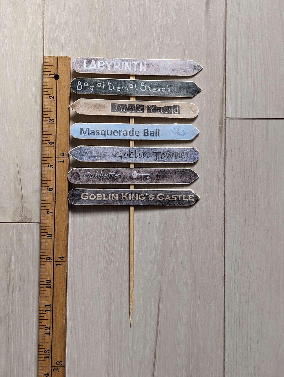 Thumbnail: Mini Wizard World Sign Post