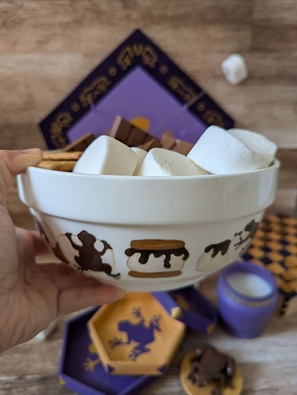 Thumbnail: Chocolate Frog S'mores Bowl