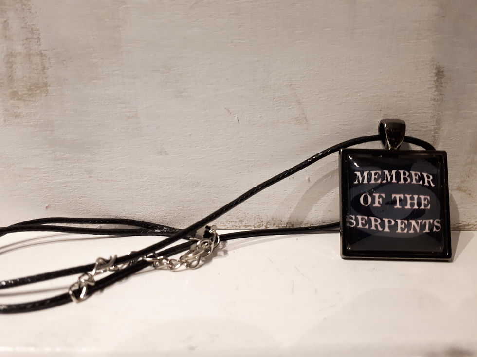 Thumbnail: Member of the Serpents Necklace