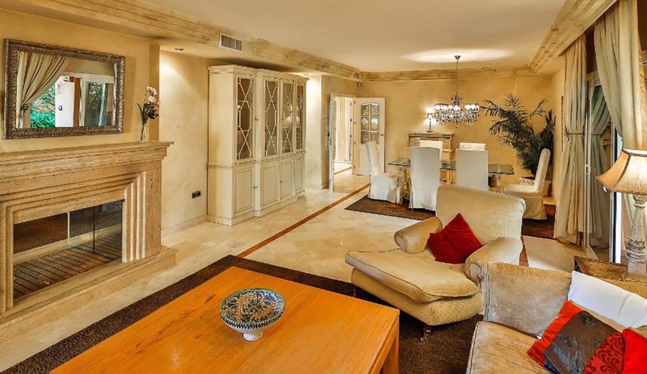 Sierra Blanca app €595.000