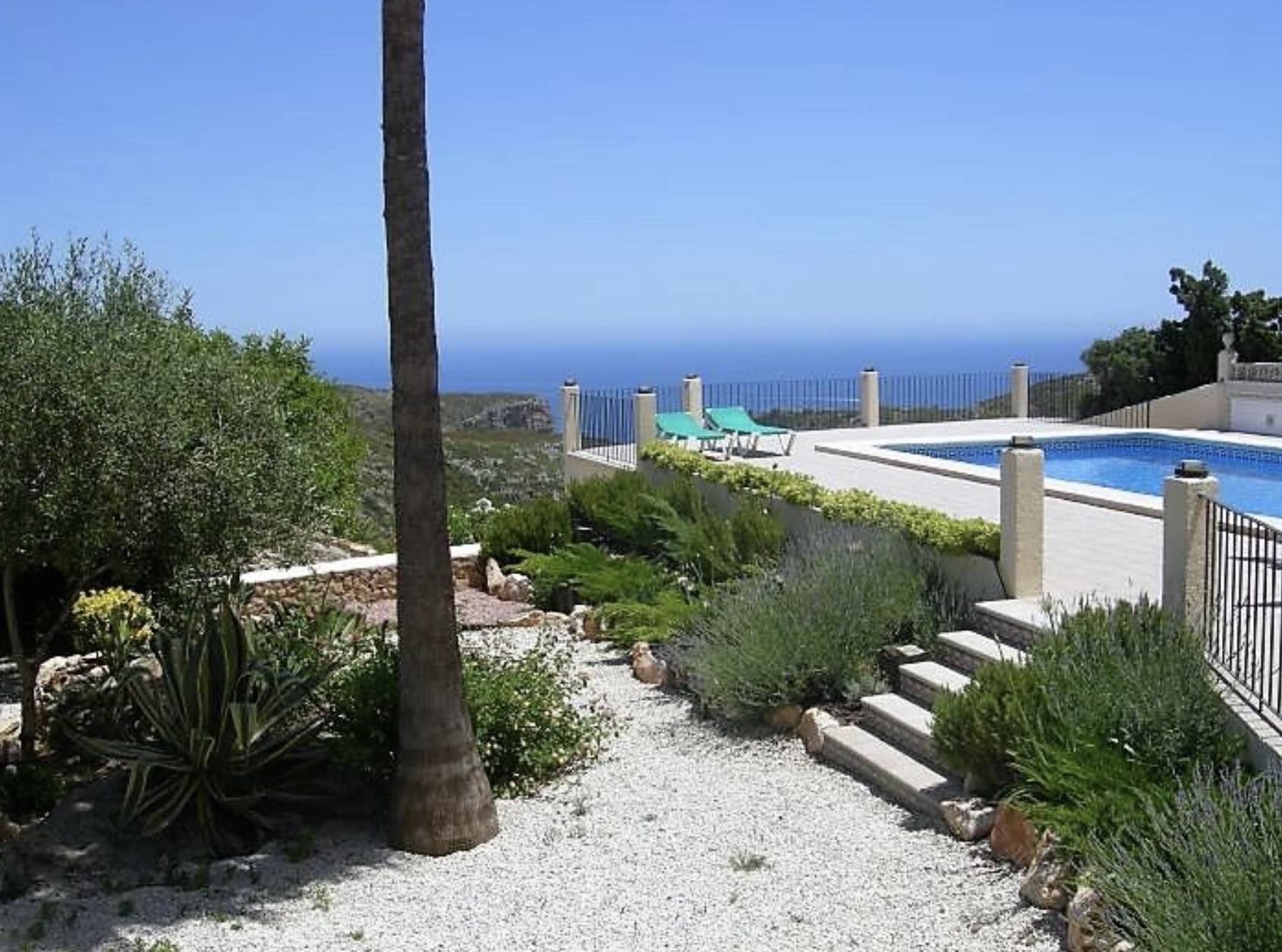 VILLA €590.000