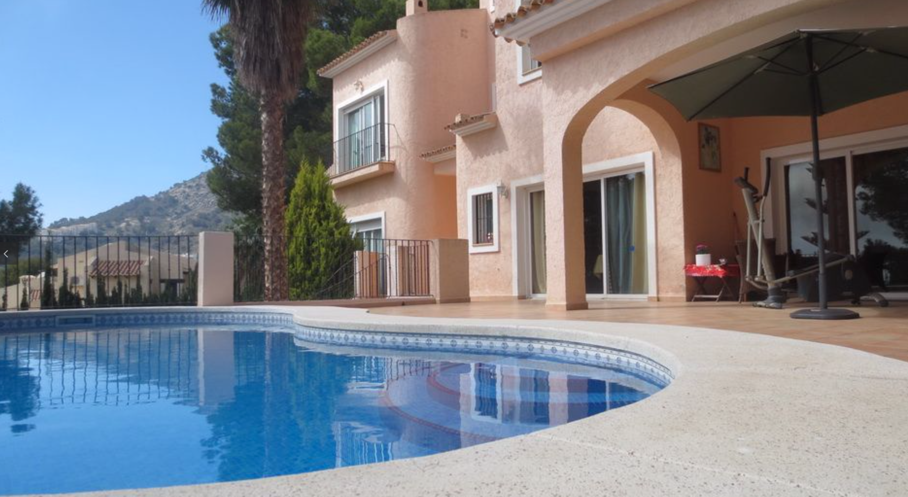 VILLA €499.000