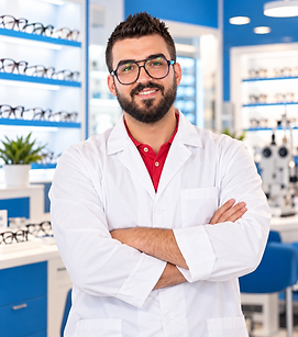 Ottico sorridente in camice bianco.png