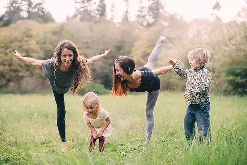 familyoga.webp