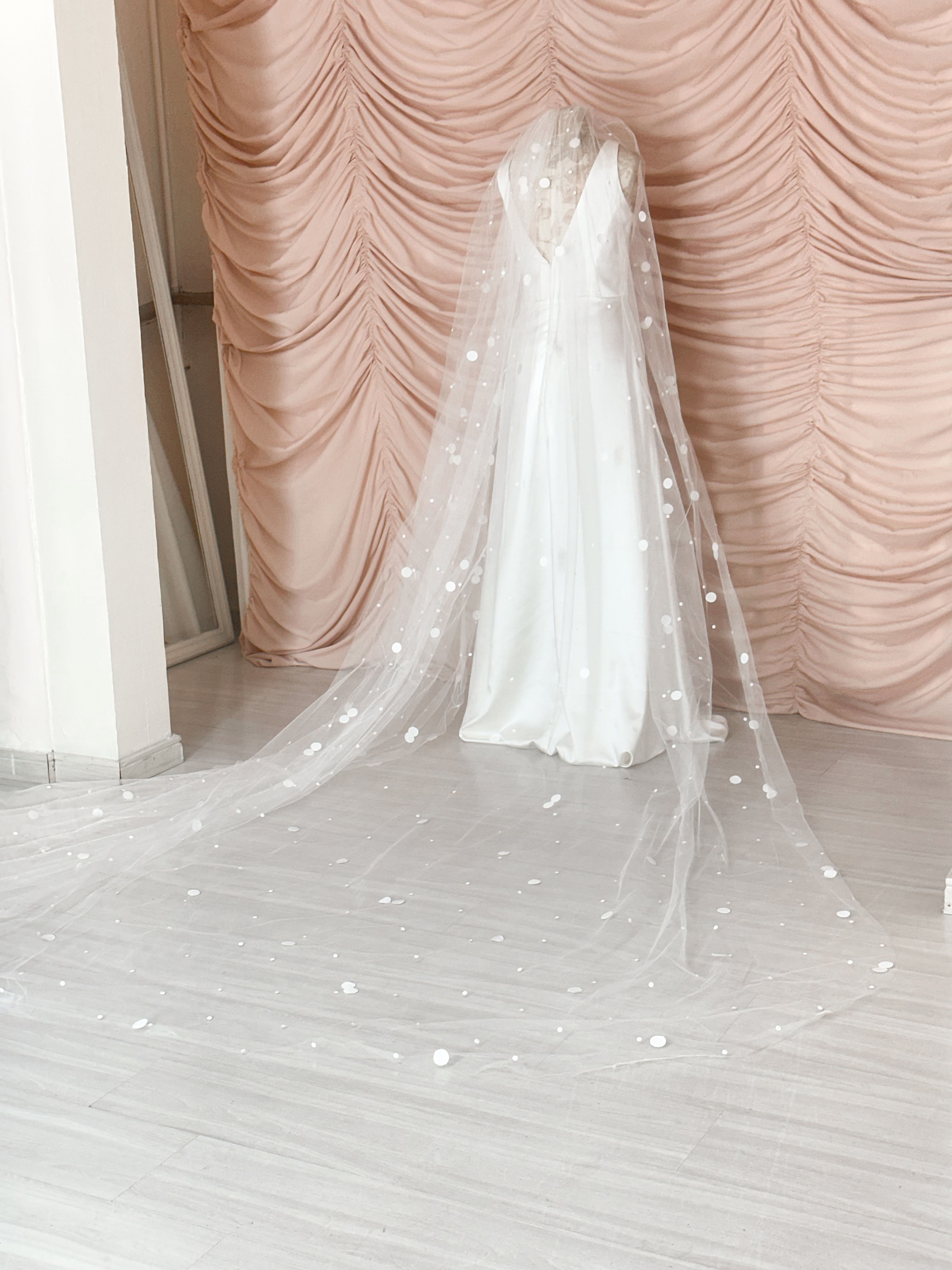 Véu Salpicado de Poá