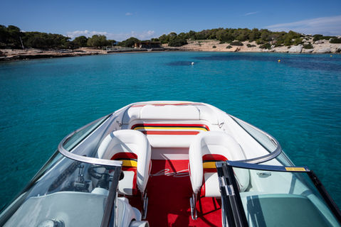A skippered speedboat cruise to Kalamos