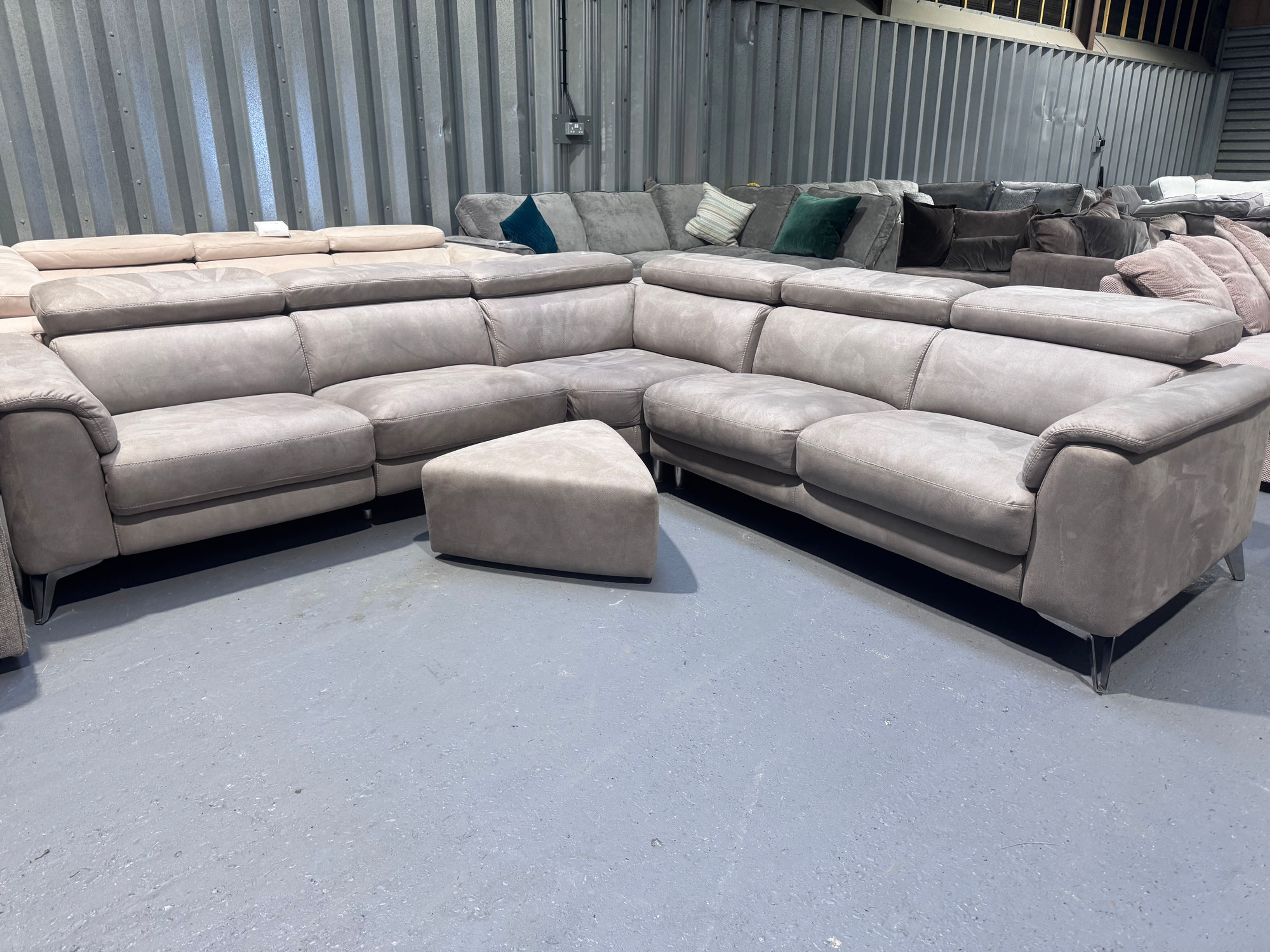 Dfs tahiti and matching footstall