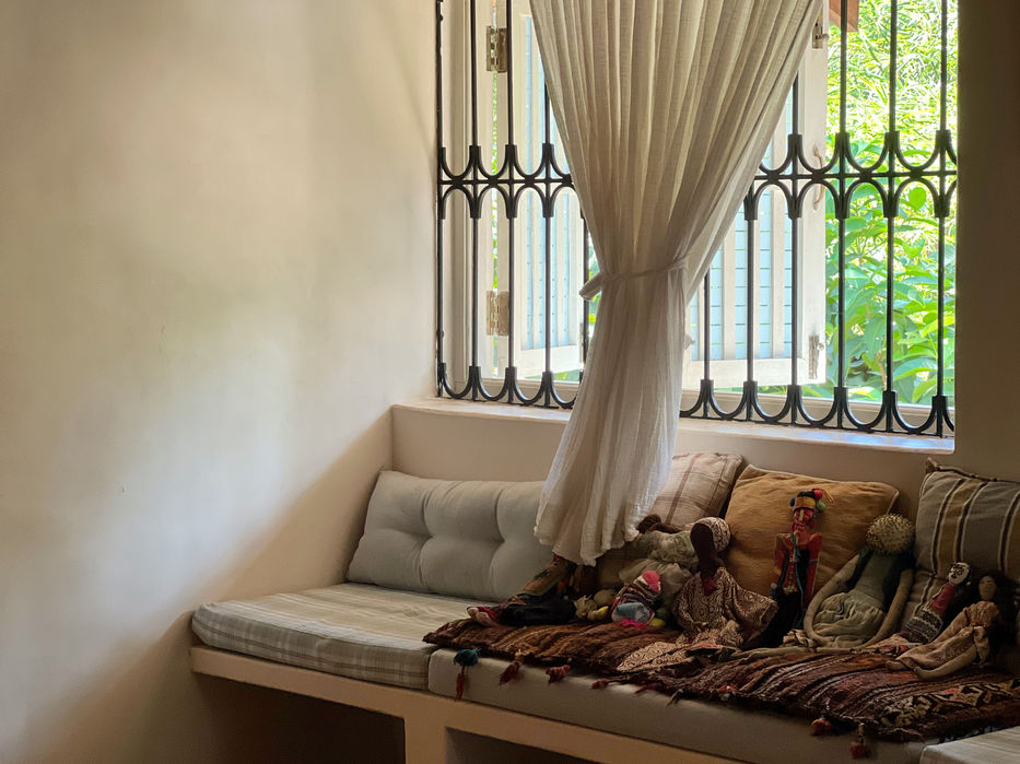 Misos Room corner window