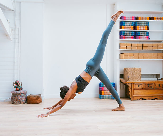 lbphotographe-Yoga-Laura-web-23.jpg